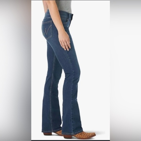 Wrangler Women Essentials Bootcut Jeans size 28x36 brand new - Picture 1 of 10